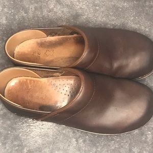 Dansko 38 (8) brown clog